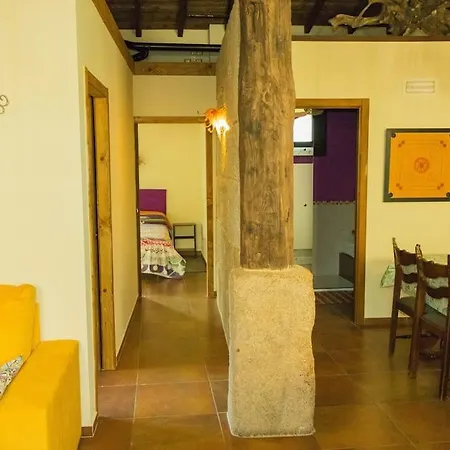 Casinas De Acevedo Holiday home Xunqueira de Ambia